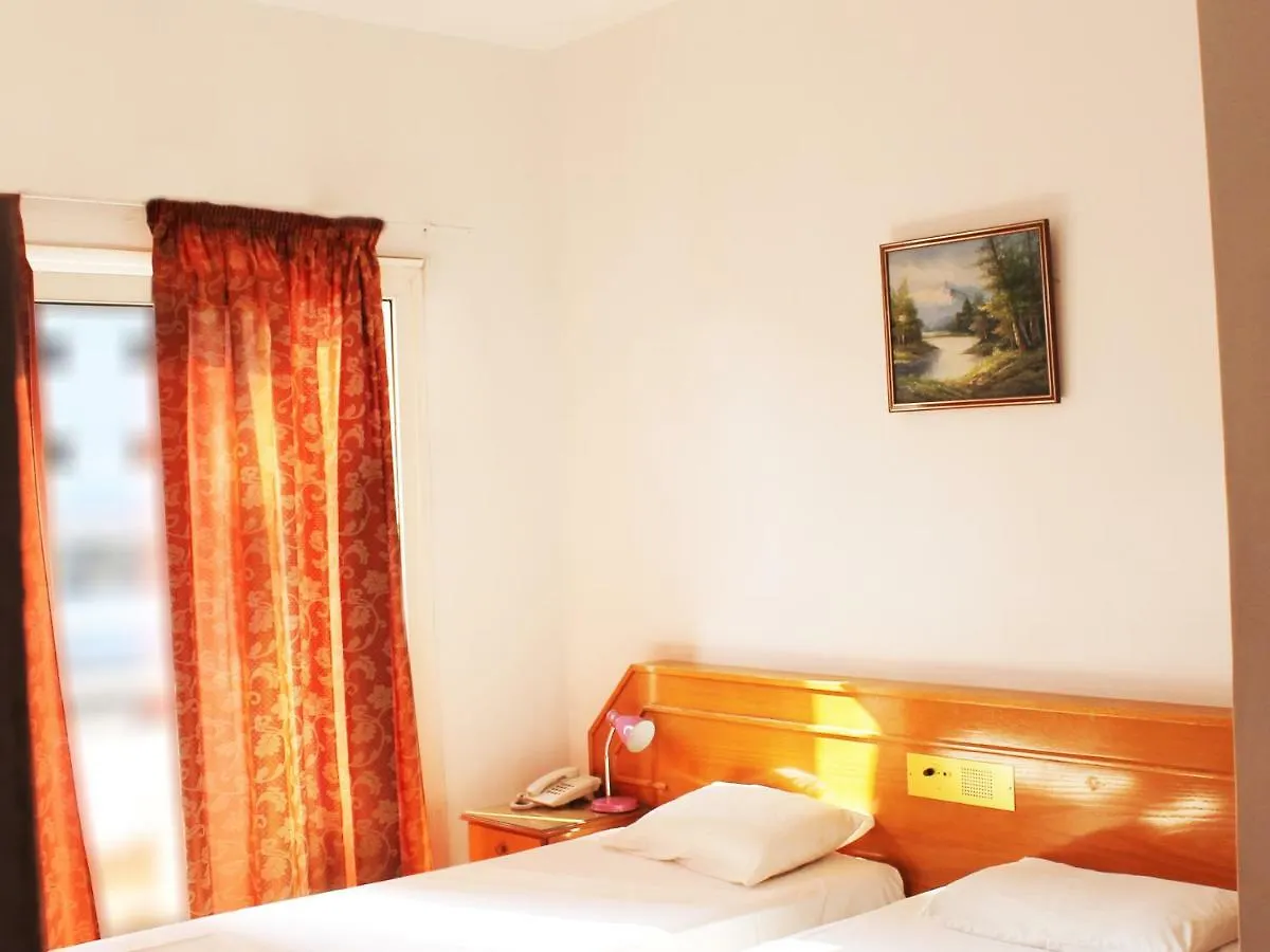 Rebioz Hotel Ларнака